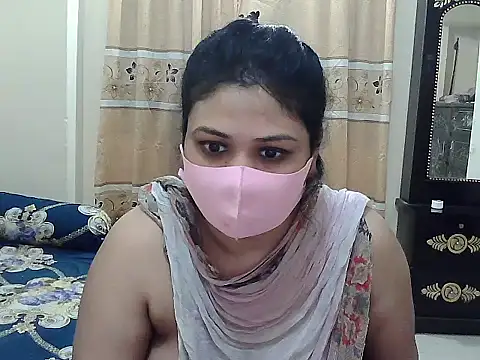 Snapshot of Elena_cruz5 chatting on October 15, 2025, 1:55 pm Elena cruz5 online show from October 15, 2025, 1:55 pm