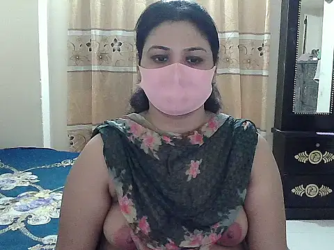 Snapshot of Elena_cruz5 chatting on October 20, 2025, 12:49 pm Elena cruz5 online show from October 20, 2025, 12:49 pm