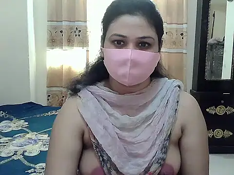 Snapshot of Elena_cruz5 chatting on October 21, 2025, 7:31 am Elena cruz5 online show from October 21, 2025, 7:31 am