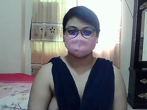 Snapshot of Elena_cruz5 chatting on November 1, 2025, 1:40 am Elena cruz5 online show from November 1, 2025, 1:40 am