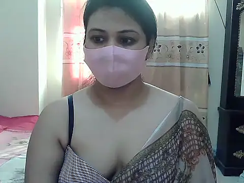 Snapshot of Elena_cruz5 chatting on November 13, 2025, 2:32 am Elena cruz5 online show from November 13, 2025, 2:32 am