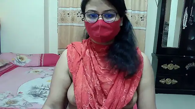 Snapshot of Elena_cruz5 chatting on November 26, 2025, 12:50 pm Elena cruz5 online show from November 26, 2025, 12:50 pm