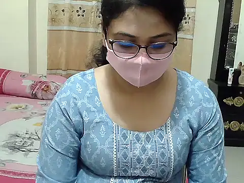 Snapshot of Elena_cruz5 chatting on November 29, 2025, 5:49 pm Elena cruz5 online show from November 29, 2025, 5:49 pm