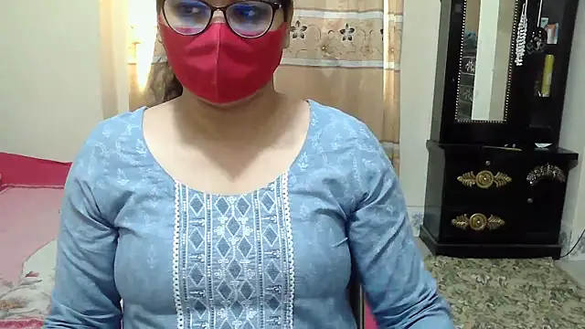 Snapshot of Elena_cruz5 chatting on December 16, 2025, 1:54 am Elena cruz5 online show from December 16, 2025, 1:54 am