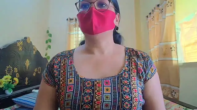 Elena cruz5 online show from May 24, 2026, 4:28 am