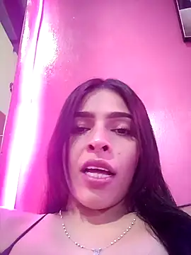 SaraBust online show from September 24, 2025, 5:16 pm