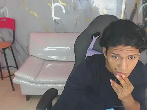 bull cam online show from November 2, 2025, 3:25 pm