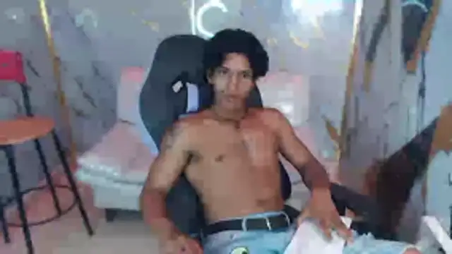 bull cam online show from November 13, 2025, 7:46 pm