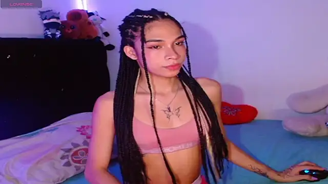 Snapshot of NathaliaPaz_ chatting on May 16, 2026, 12:04 pm NathaliaPaz online show from May 16, 2026, 12:04 pm