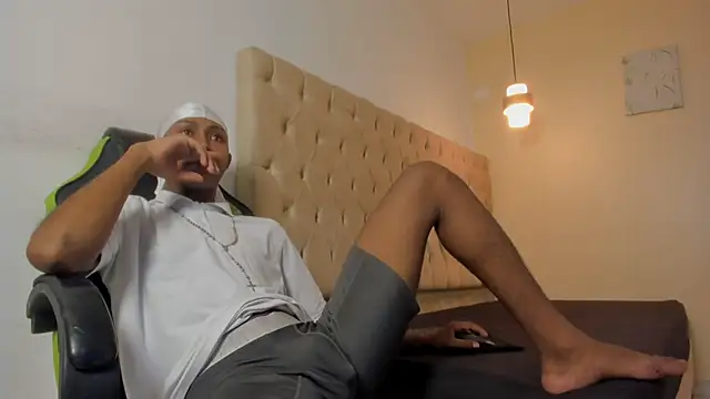 Jax Maliq online show from November 15, 2025, 2:53 am