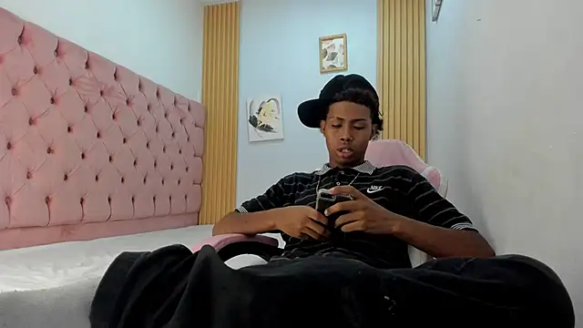 Jax Maliq online show from November 21, 2025, 3:05 am