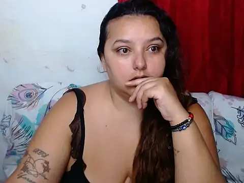 KeilyHall online show from December 2, 2025, 9:47 am