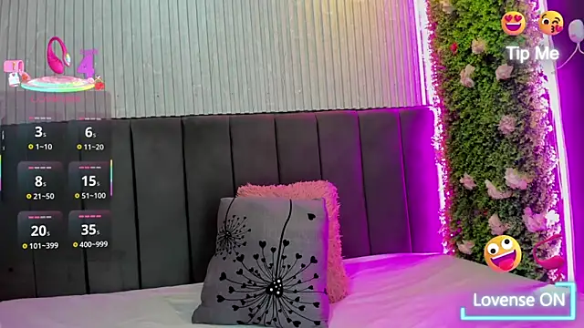 Snapshot of Skarlett_hot_ chatting on November 28, 2025, 8:44 pm Skarlett hot online show from November 28, 2025, 8:44 pm