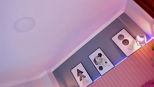 Snapshot of Nina_Ford chatting on November 23, 2025, 7:13 pm Nina Ford online show from November 23, 2025, 7:13 pm