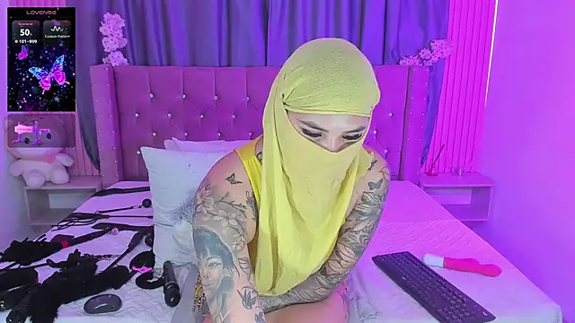 Nayla-Mouna online show from March 5, 2026, 7:54 pm