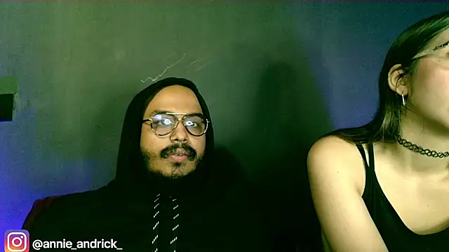  leda swan  online show from October 8, 2025, 1:31 pm