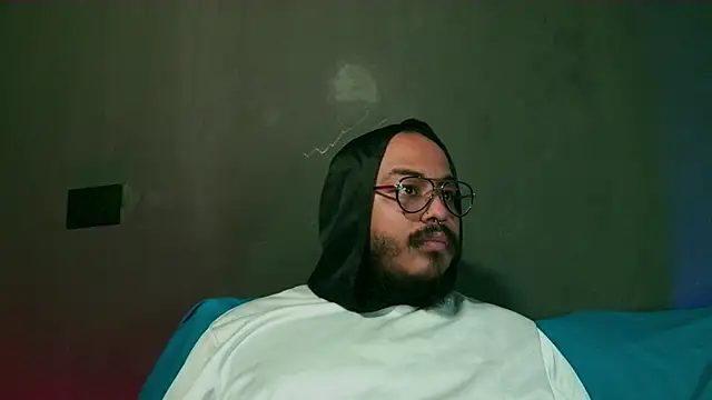  leda swan  online show from October 15, 2025, 1:11 pm