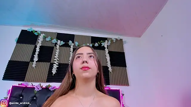  leda swan  online show from June 28, 2026, 11:05 am