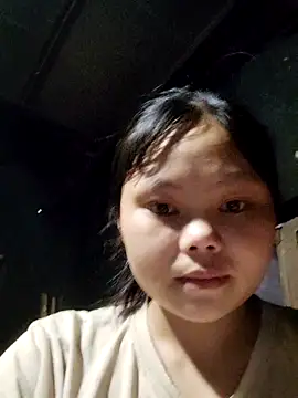 Snapshot of omiu-baby chatting on May 17, 2026, 10:28 pm omiu-baby online show from May 17, 2026, 10:28 pm