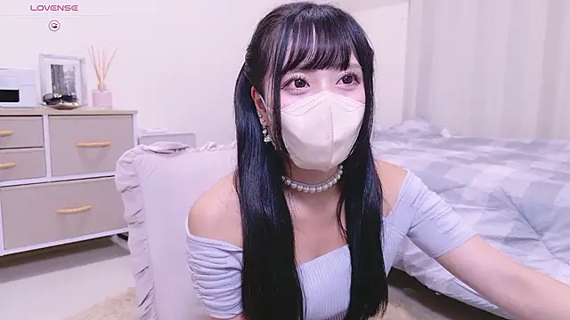 YURi luv online show from September 15, 2025, 11:43 am