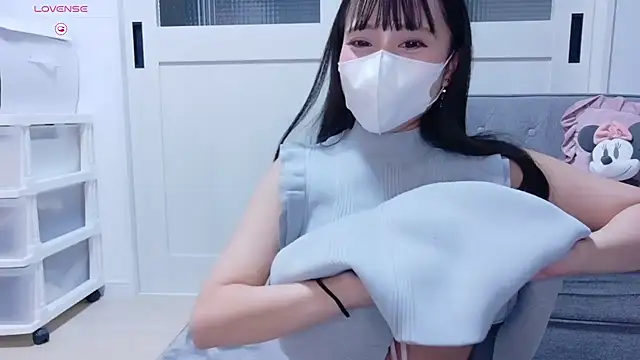 YURi luv online show from September 30, 2025, 11:15 am