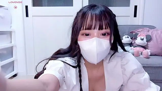 YURi luv online show from October 5, 2025, 12:03 pm