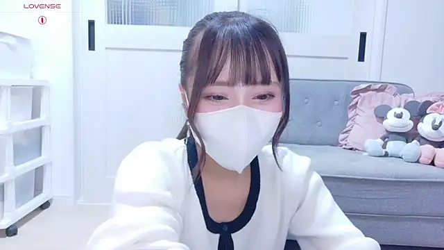 YURi luv online show from October 26, 2025, 9:59 am