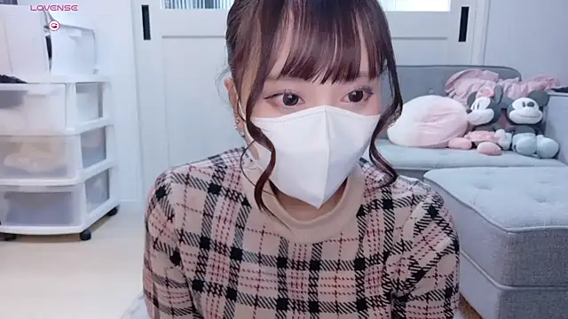 YURi luv online show from December 15, 2025, 12:09 pm