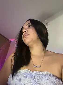 P A U L I N A  online show from December 5, 2025, 3:04 am