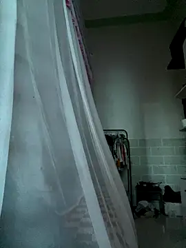 Snapshot of Zinsetka chatting on November 16, 2025, 9:04 am Zinsetka online show from November 16, 2025, 9:04 am