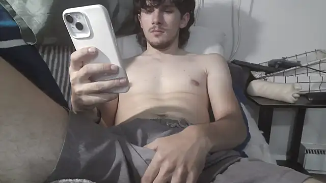 Snapshot of conradical18 chatting on October 4, 2025, 1:47 am conradical18 online show from October 4, 2025, 1:47 am