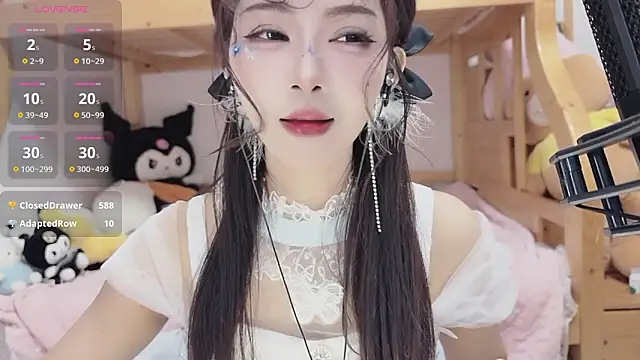 Snapshot of Sue101010 chatting on October 27, 2025, 2:32 pm Sue101010 online show from October 27, 2025, 2:32 pm