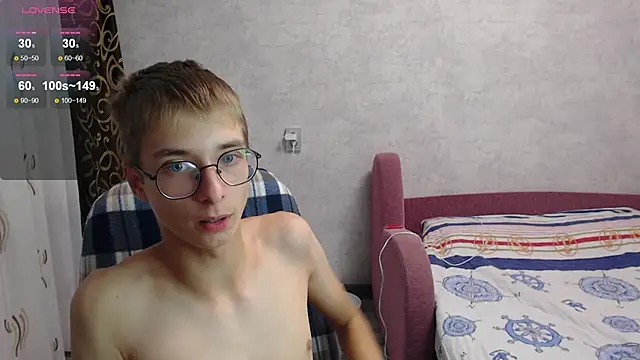 Snapshot of glasses_cat chatting on September 9, 2025, 2:55 am glasses cat online show from September 9, 2025, 2:55 am