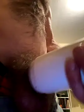 hungspundick1 online show from September 29, 2025, 2:16 am