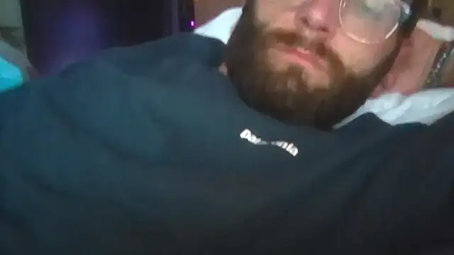 hungspundick1 online show from November 4, 2025, 11:53 am