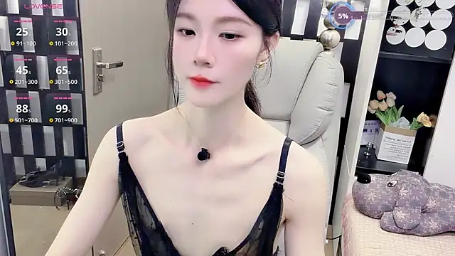 Snapshot of Yueyue-MM chatting on May 10, 2026, 2:39 am Yueyue-MM online show from May 10, 2026, 2:39 am