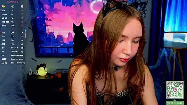 ElfredaTupy online show from November 8, 2025, 7:45 pm