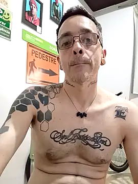 Snapshot of dinho_carioca chatting on October 6, 2025, 1:19 pm dinho carioca online show from October 6, 2025, 1:19 pm