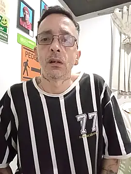 Snapshot of dinho_carioca chatting on October 9, 2025, 2:37 pm dinho carioca online show from October 9, 2025, 2:37 pm