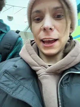 d3luluxx online show from December 16, 2025, 8:14 pm