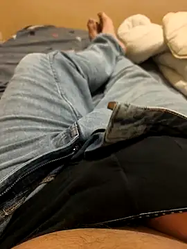 Normalludo0202 online show from November 27, 2025, 4:09 pm