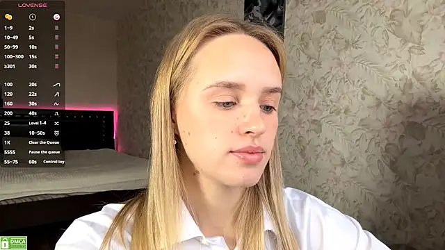 ElisabetLorney online show from October 31, 2025, 8:15 am