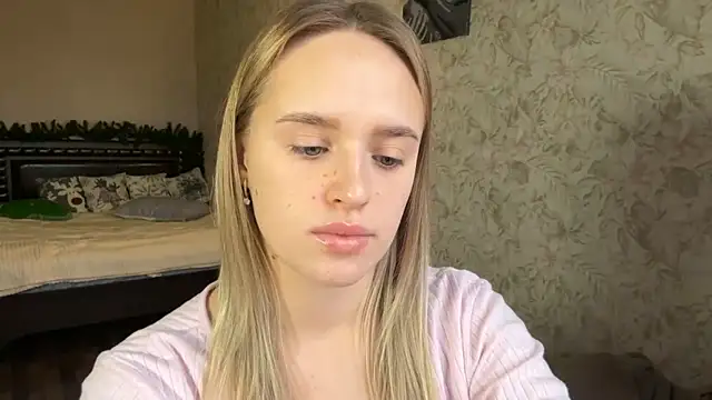 ElisabetLorney online show from December 21, 2025, 8:32 am