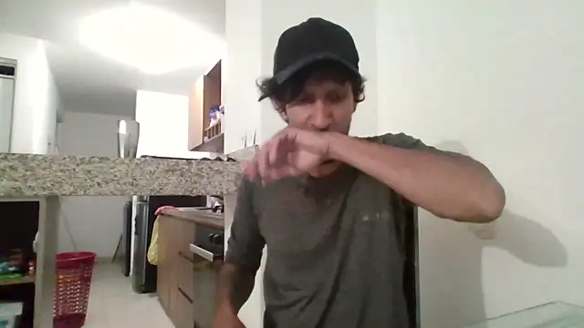 Snapshot of Alejandro92_cali chatting on April 6, 2026, 1:36 am Alejandro92 cali online show from April 6, 2026, 1:36 am
