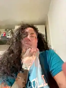 Snapshot of napoletanacagna chatting on April 10, 2026, 4:23 pm napoletanacagna online show from April 10, 2026, 4:23 pm