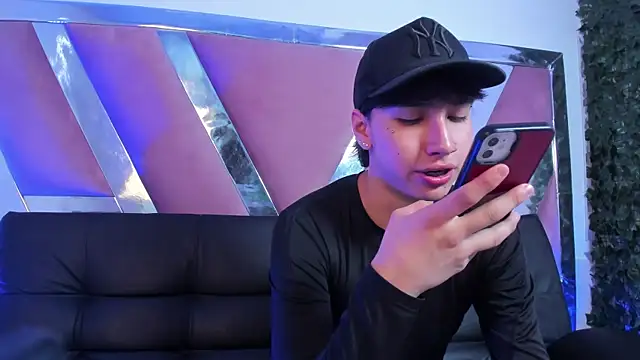 Snapshot of AngelFlexxx chatting on September 16, 2025, 7:26 pm AngelFlexxx online show from September 16, 2025, 7:26 pm