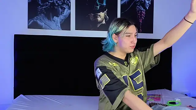 Snapshot of AngelFlexxx chatting on April 15, 2026, 8:20 pm AngelFlexxx online show from April 15, 2026, 8:20 pm