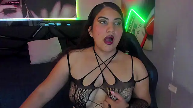 Sara Bdsm  online show from April 14, 2026, 2:23 pm