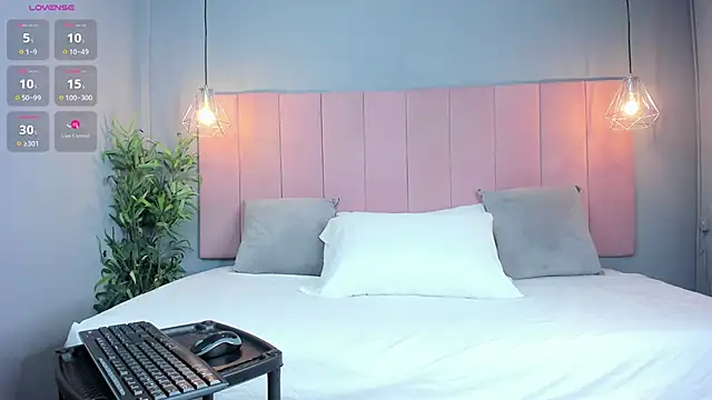 Snapshot of AariaLove chatting on October 30, 2025, 10:32 pm AariaLove online show from October 30, 2025, 10:32 pm