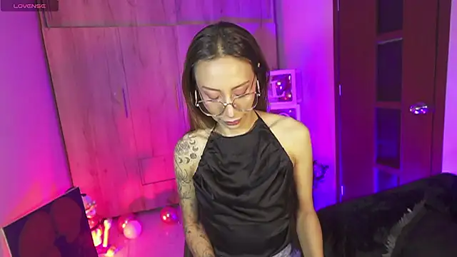 AnnaKimm online show from February 11, 2026, 10:37 pm